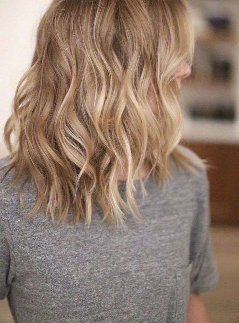 blonde hair shadow cut-mid-long-ripples
