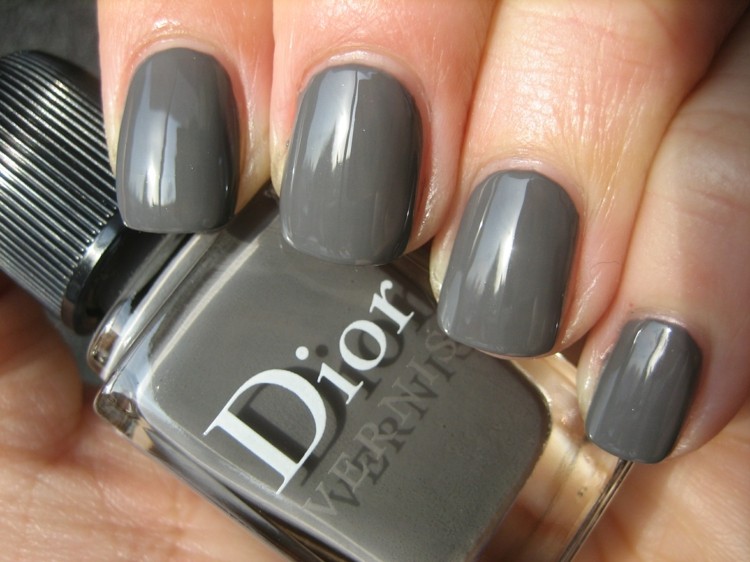 gray autumn deco nails