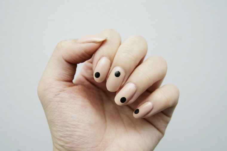 idea nails black and beige decoration