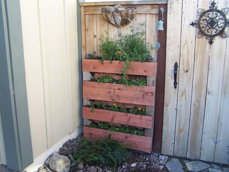 furniture pallet garden deco