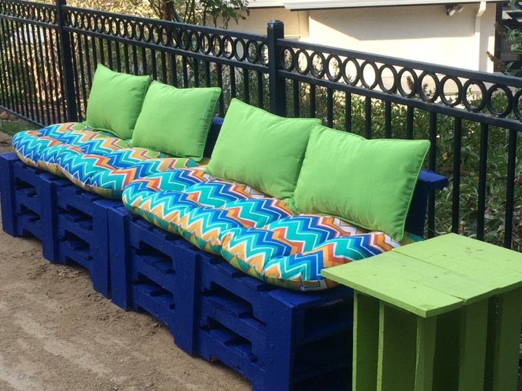 DIY garden furniture pallet