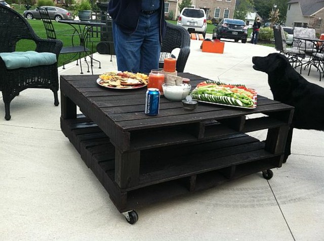 wooden pallets black coffee table