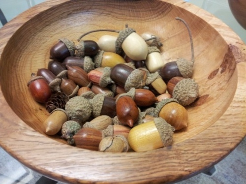 basket wood acorns