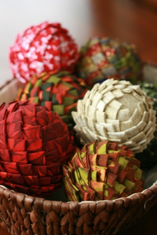 basket decorative pine apples