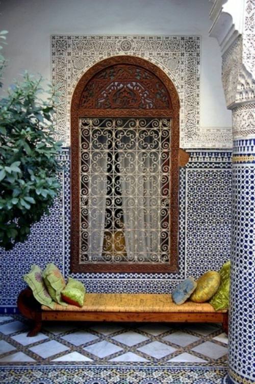 uteplats med mosaik orientalisk stil