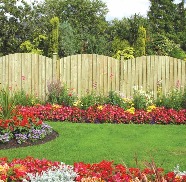 garden landscaping idea fence wood