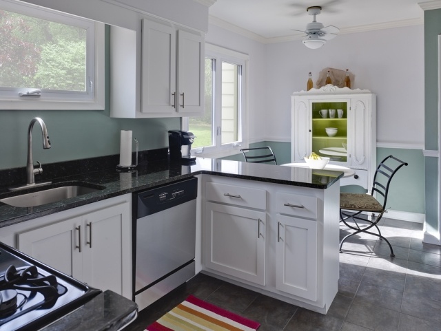 Paint-kitchen-green-gray-pale-neutral-trend