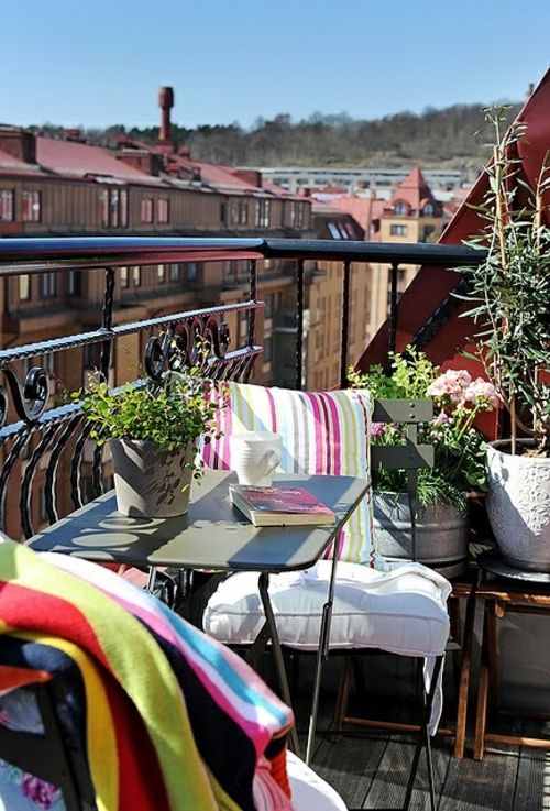 small balcony comfortable deco