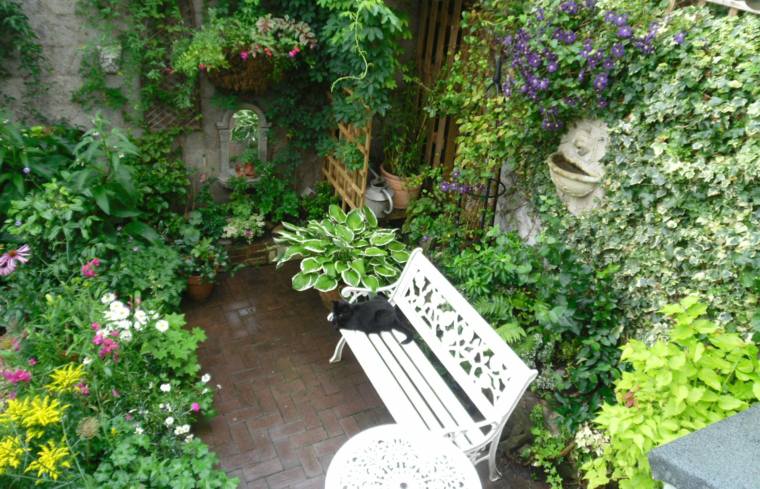 how to make garden small spaces