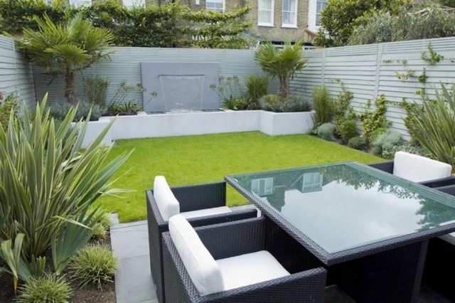 small modern garden restricts furniture