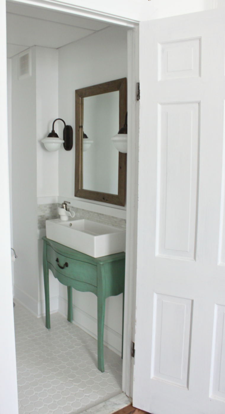 small bathroom vanity unit