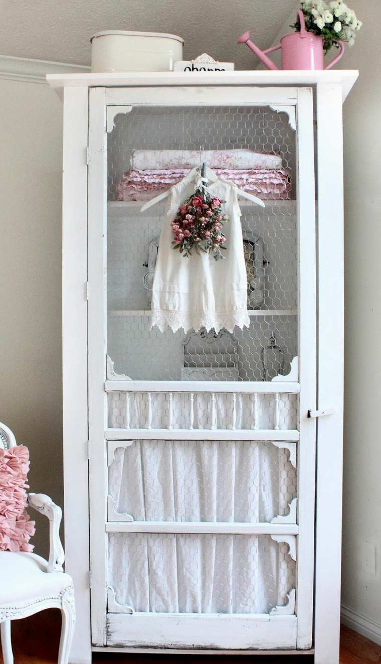 liten garderobe anicenne stil shabby chic renovering dekorasjon romantisk