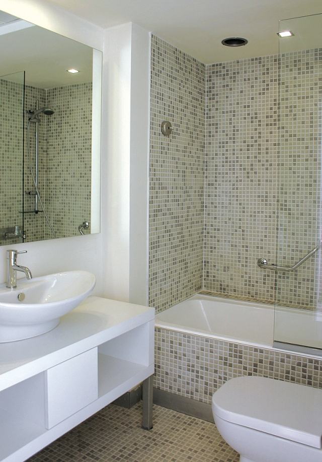 small-room-bathroom-modern-mosaic-walls-floor