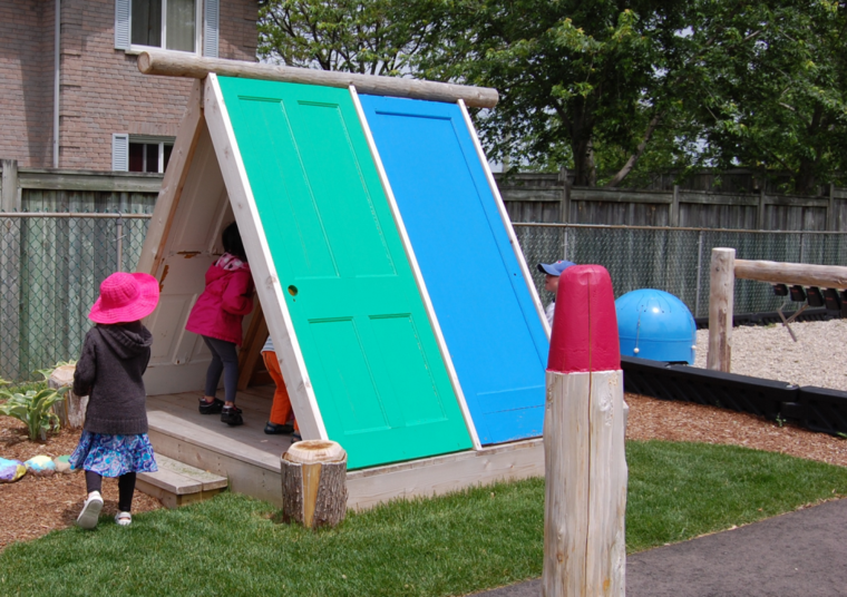 small-house-wood-child-games-Outdoor