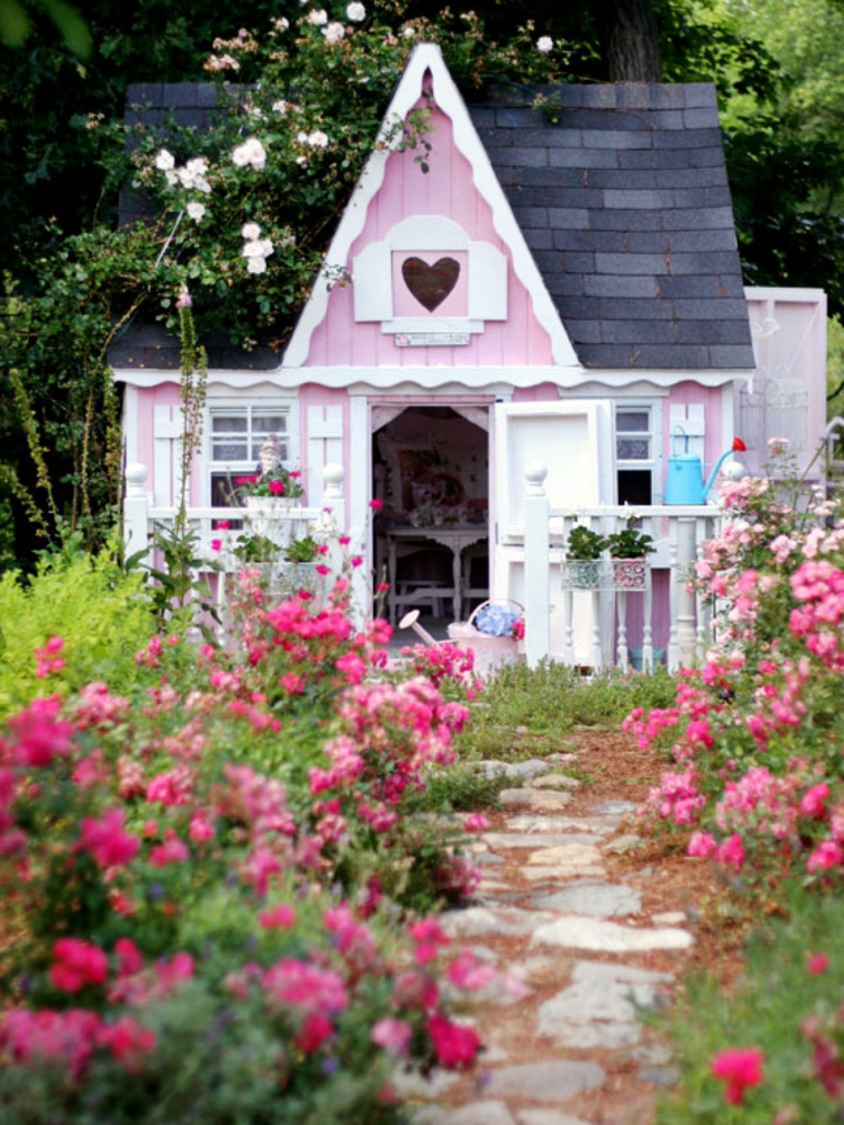 small-house-exterior-idea-games-girl garden