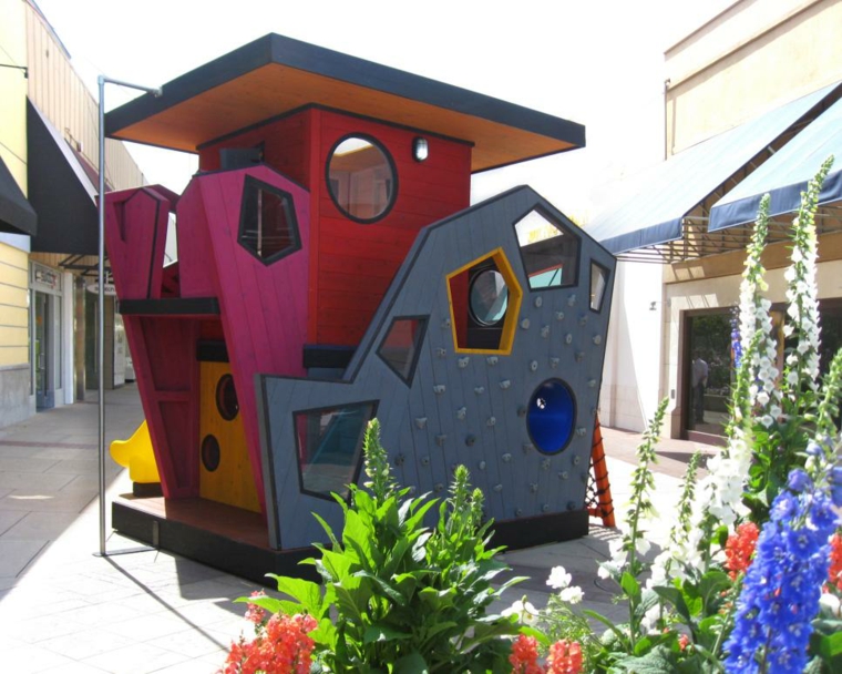 small-house-playful-child-idee