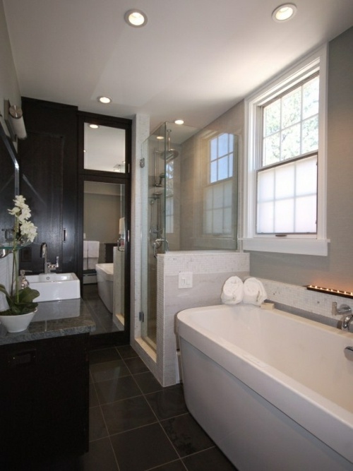 small bathroom white tub view cabin doushe