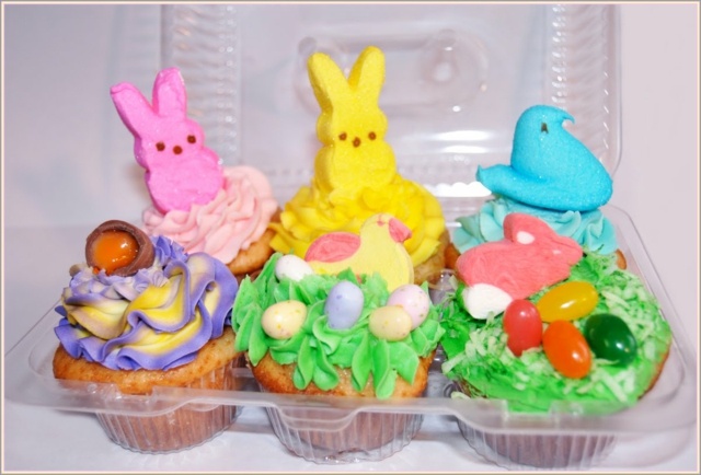 small cakes defferentes colors rabbits