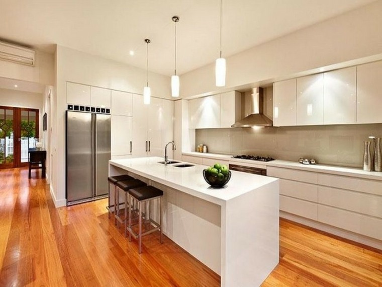 central island kitchen idea in white