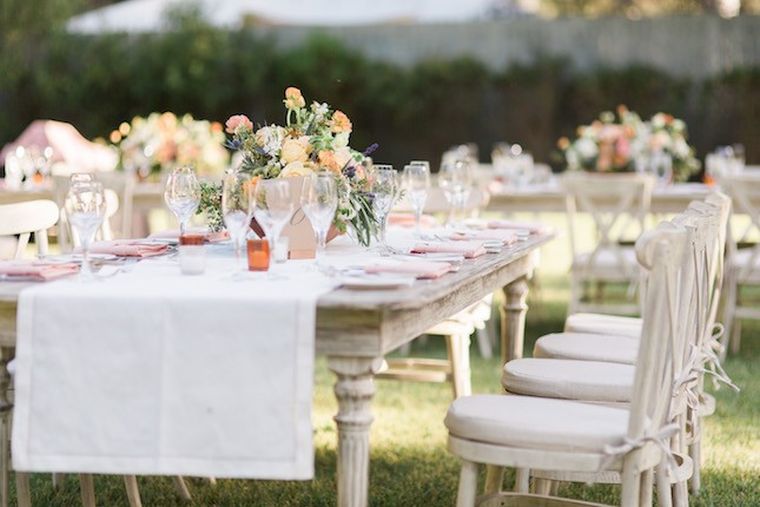 photo wedding-table-decoration-outside-bohemian-chic