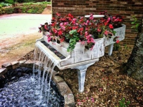 piano tail fountain flower rose begonia fall