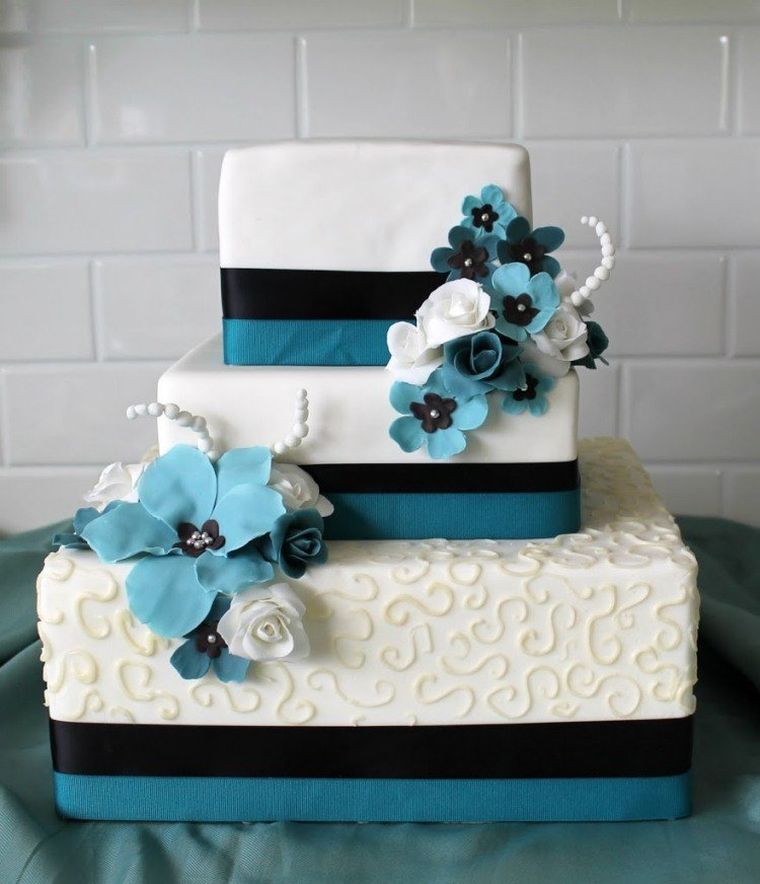 piece montee wedding-blue-white-black-square-original-decorated-flowers