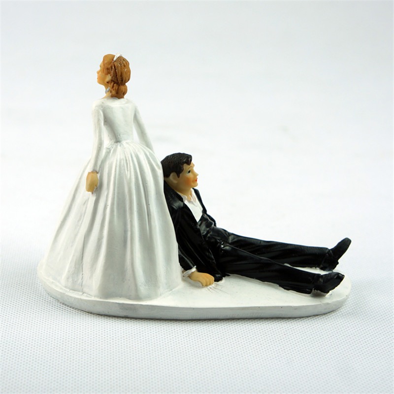 Montee piece-wedding-cake-de-completely ironic