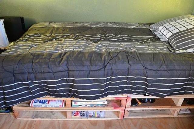 platform of the bed-pallet of wood-resized