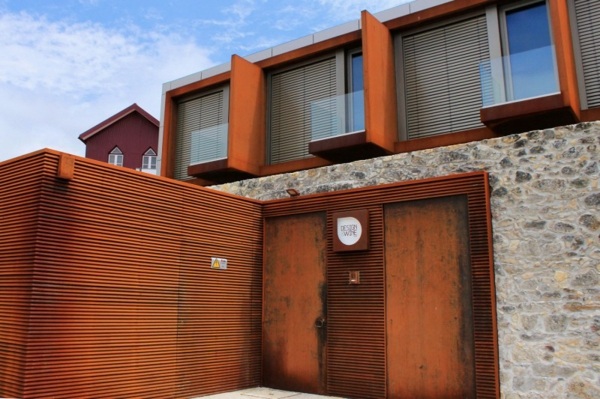 wood door partition stones