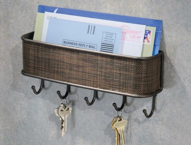 range mail hangs key entry arrangement empty pockets idea