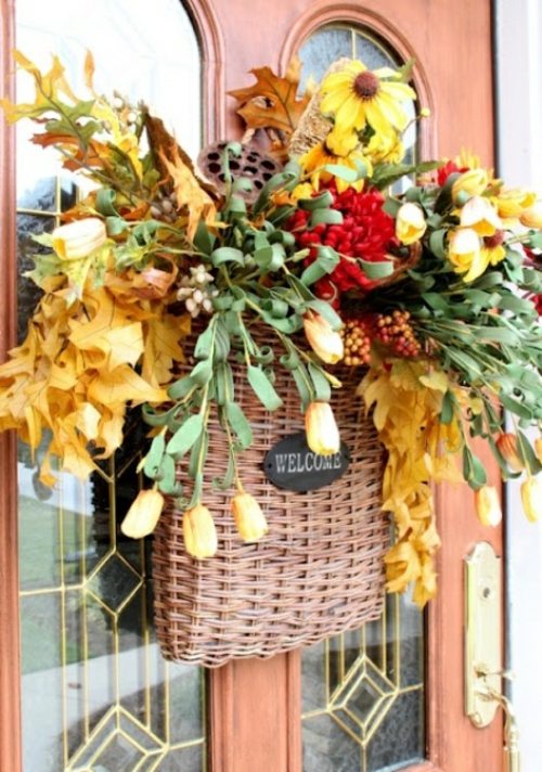 door deco basket dried flowers