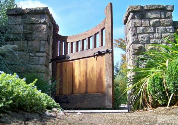 door entry garden wood