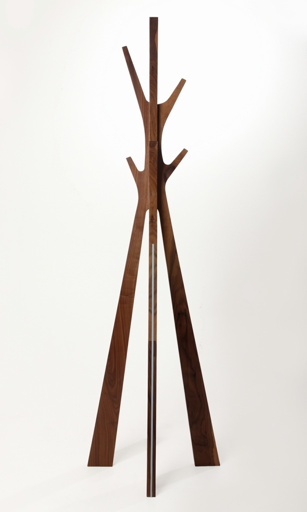 wood coat rack that s'apparente à un arbre