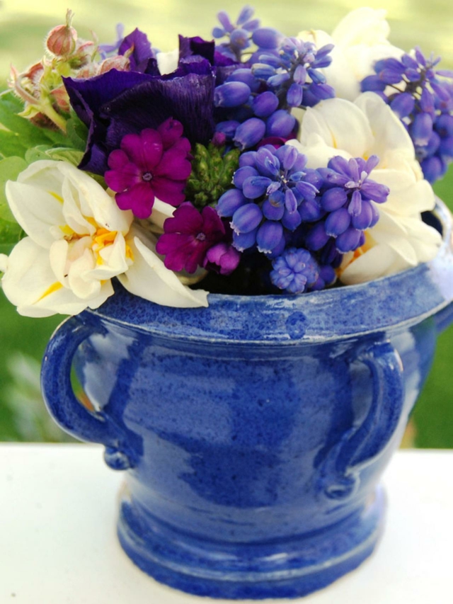 elegant deco purple flower pot white deco table