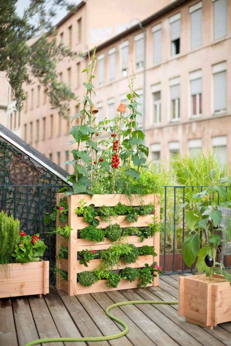 balcony idea landscaping wooden pallet plant DIY