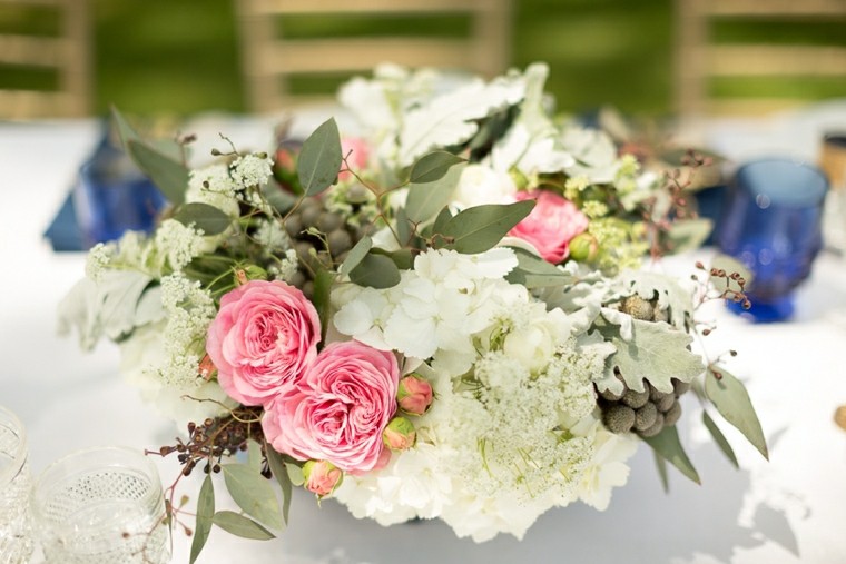 floral sammensetning bryllup ide blomster hvite roser bukett bruden