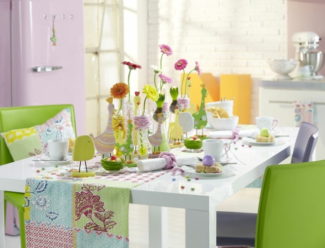 deco spring Easter table objects design flowers bouquet of flowers