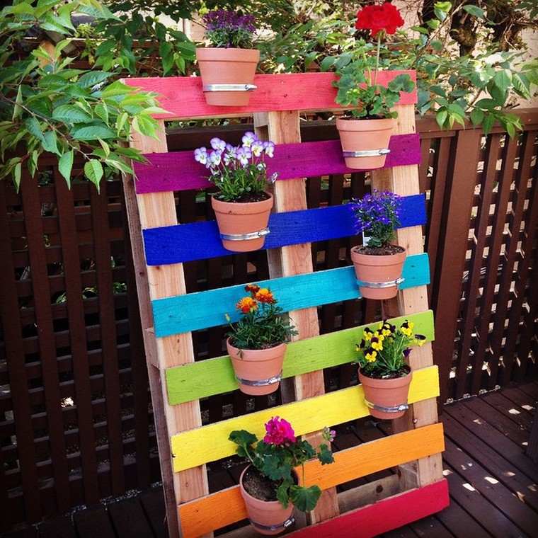 manufacture vertical garden pallet idea