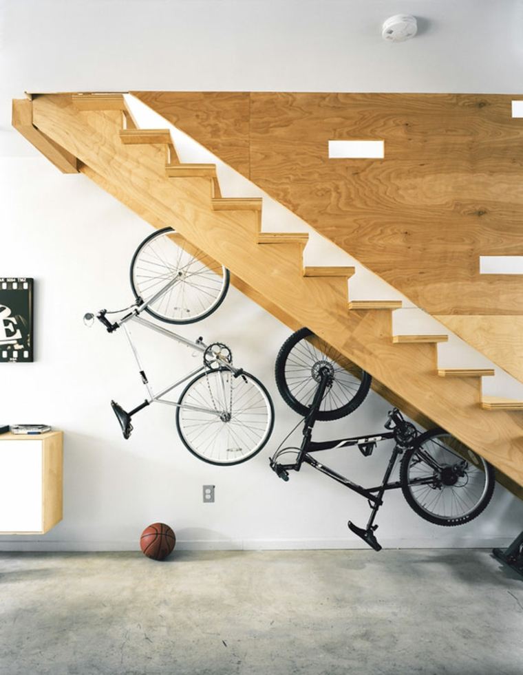 oppbevarings sykler ideer plass under trappene tre design gulvbetong