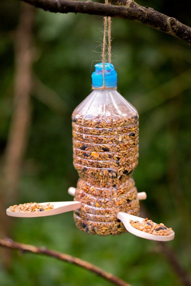 recup bottle-plastic-feeder birds