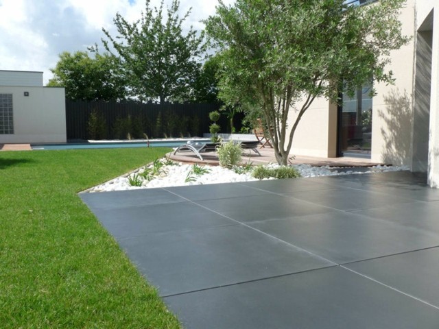 terrace pavement large smooth concrete slabs