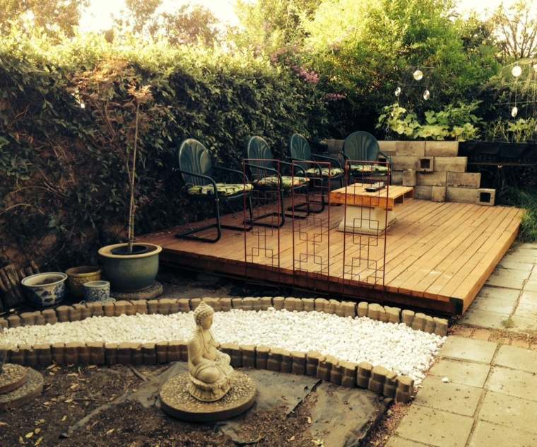 coating terrace-decking wood pallets