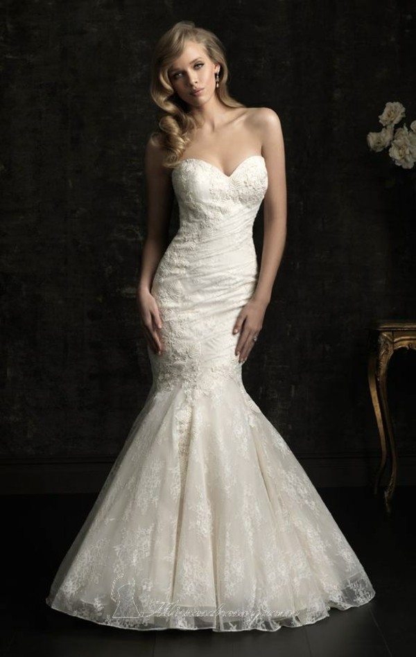 elegant strapless wedding dress