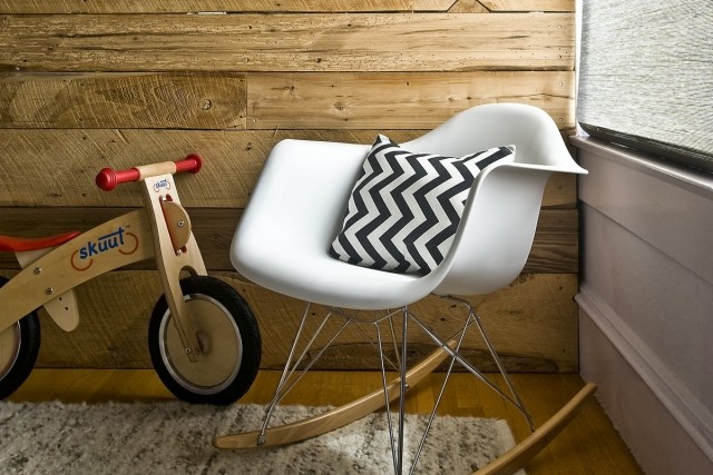 rocking chair-white-elegant pillow-pattern-black-white