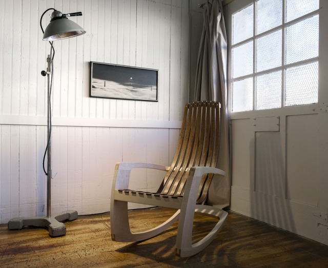 rocking-chair-wood-elegant-modern-lamp-metallic rocking chair