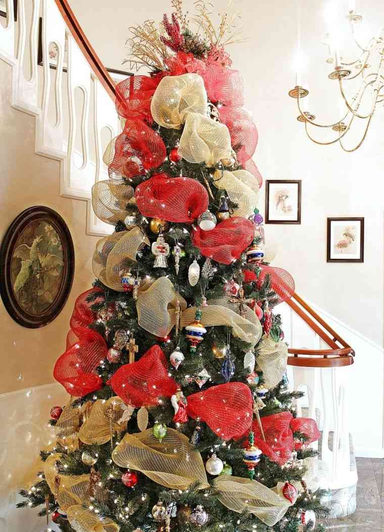 Christmas tree decoration idea ribbons