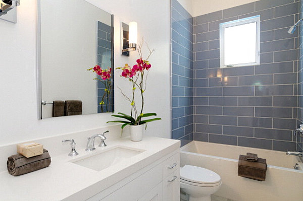 bathroom simple white orchidee red