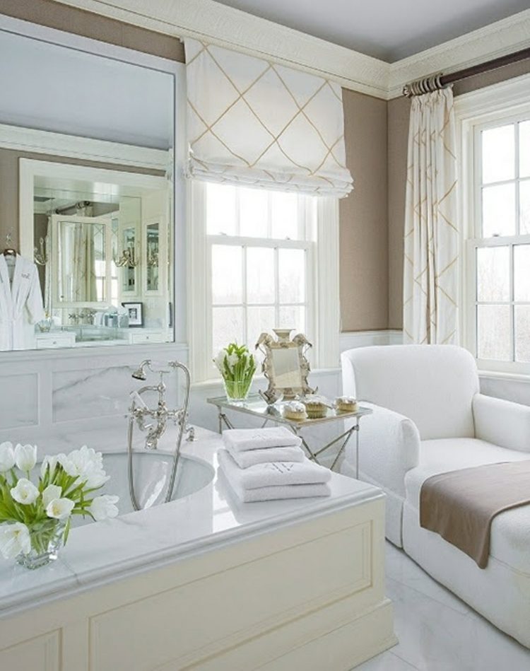 bathroom white beige deco