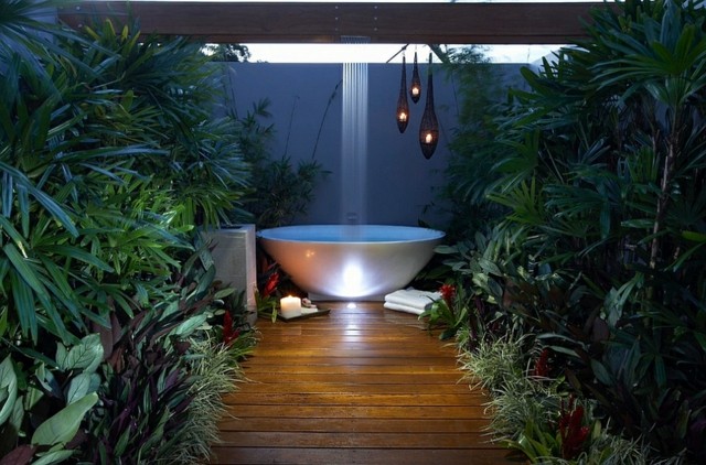 modern outdoor bathroom