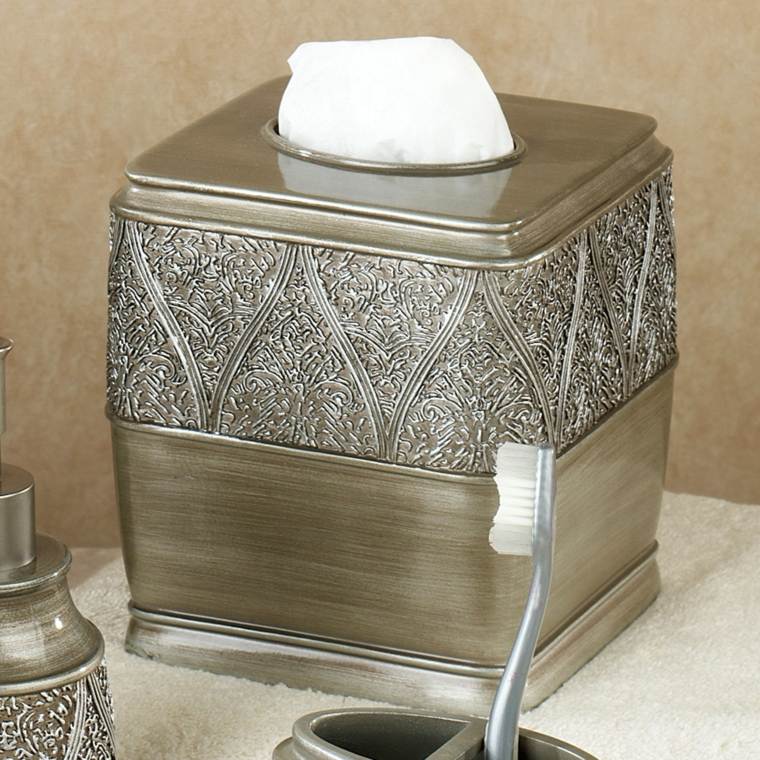 bath-tub-Moroccan-accessories-silver-typical